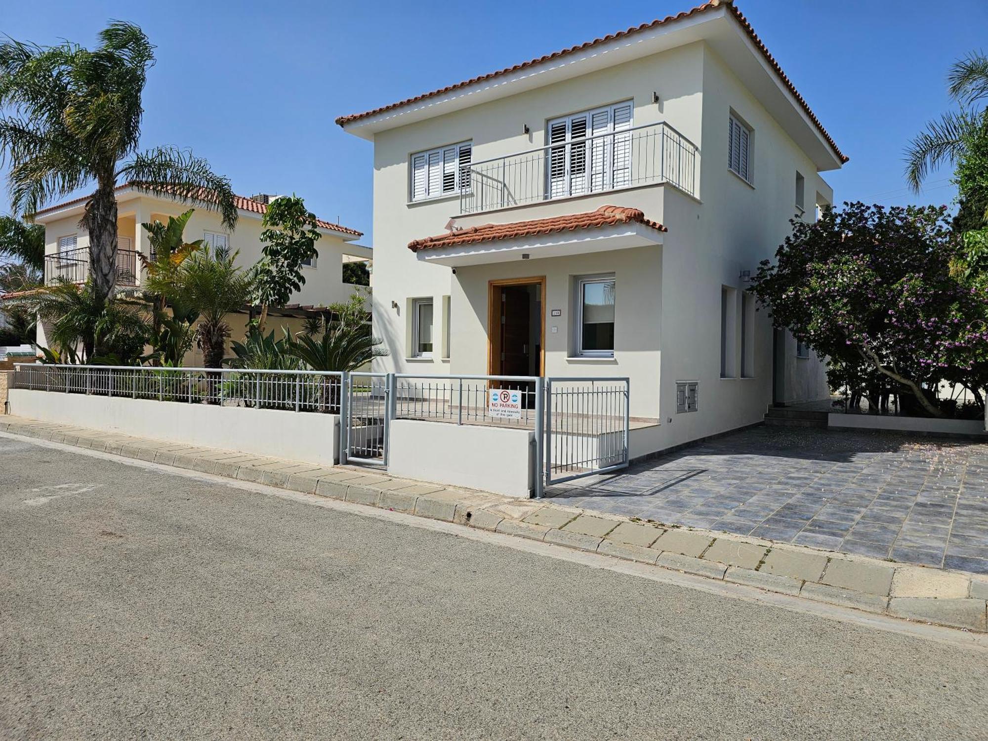 Family Home Protaras Bagian luar foto
