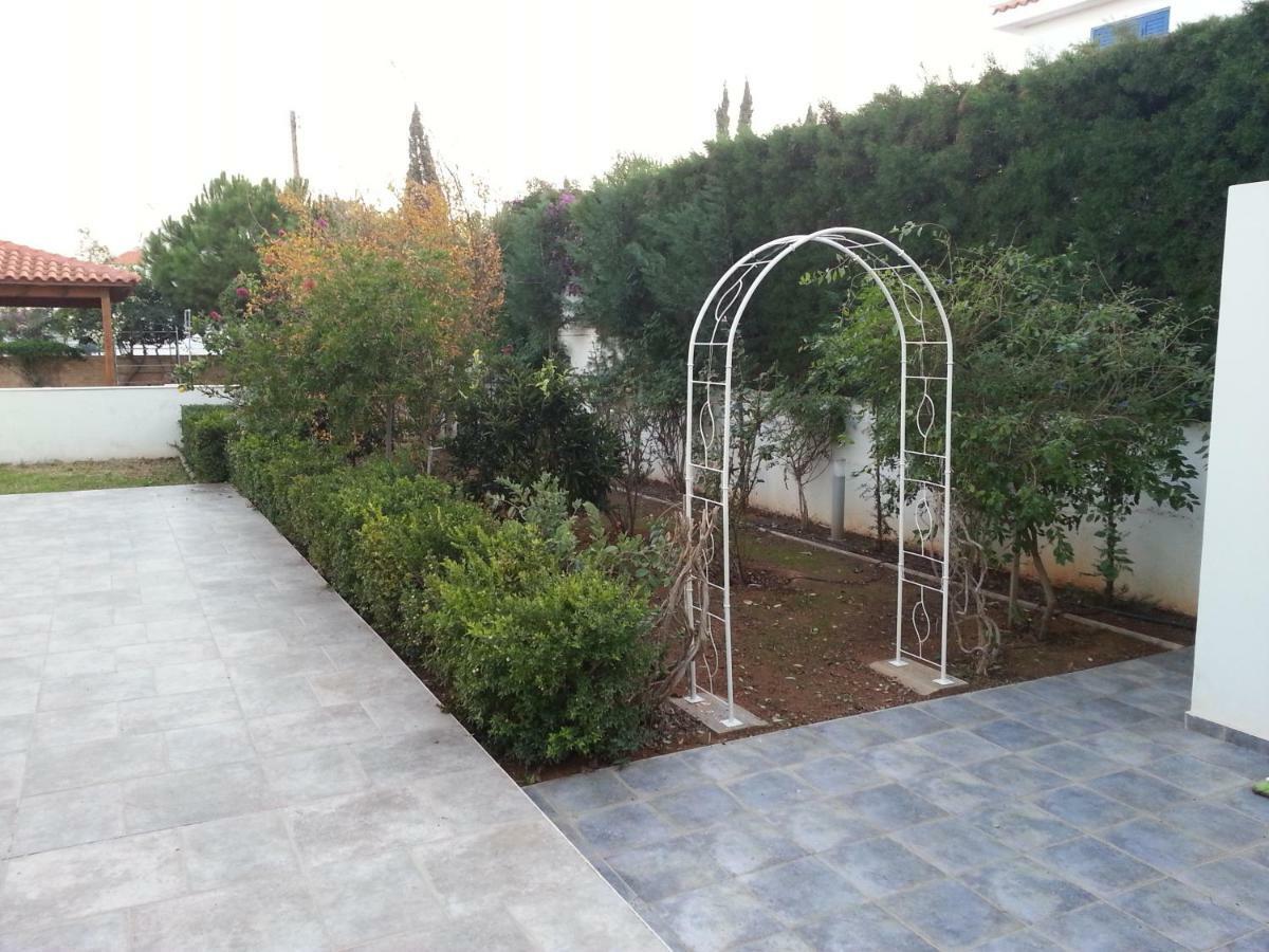 Family Home Protaras Bagian luar foto