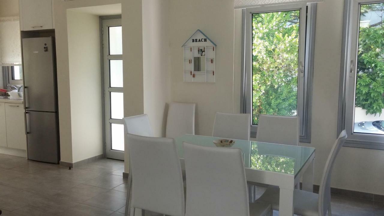 Family Home Protaras Bagian luar foto
